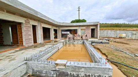 Moradia T3 para Venda em Salir de Matos