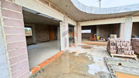 Moradia T3 para Venda em Salir de Matos