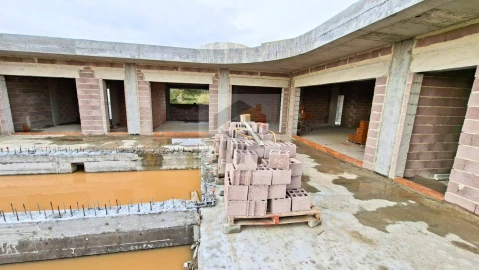 Moradia T3 para Venda em Salir de Matos