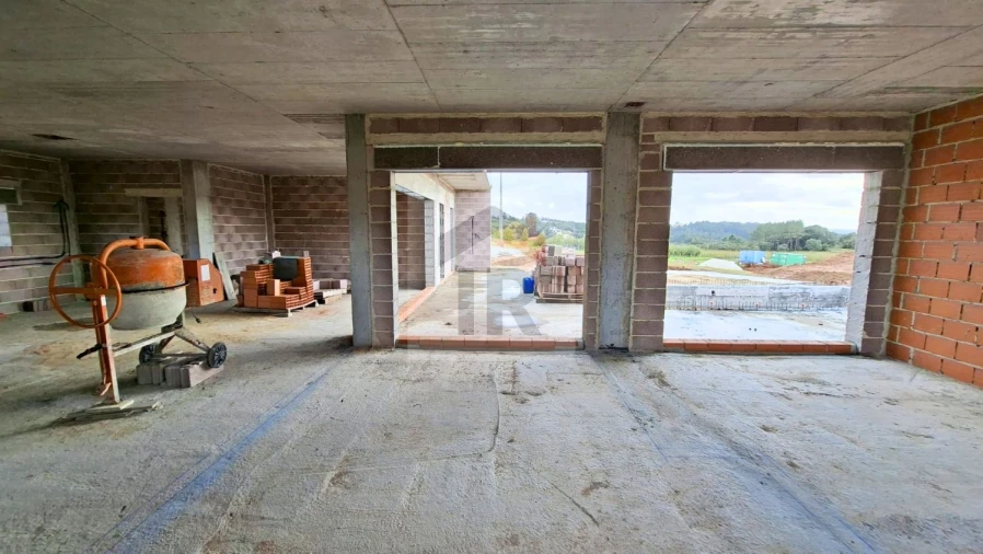 Moradia T3 para Venda em Salir de Matos Foto 12