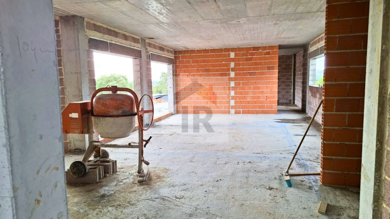 Moradia T3 para Venda em Salir de Matos Foto 10