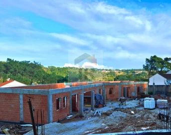 Moradia T3 para Venda em Salir de Matos