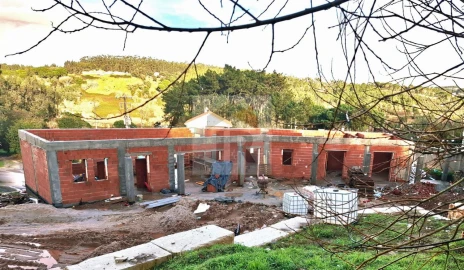 Moradia T3 para Venda em Salir de Matos