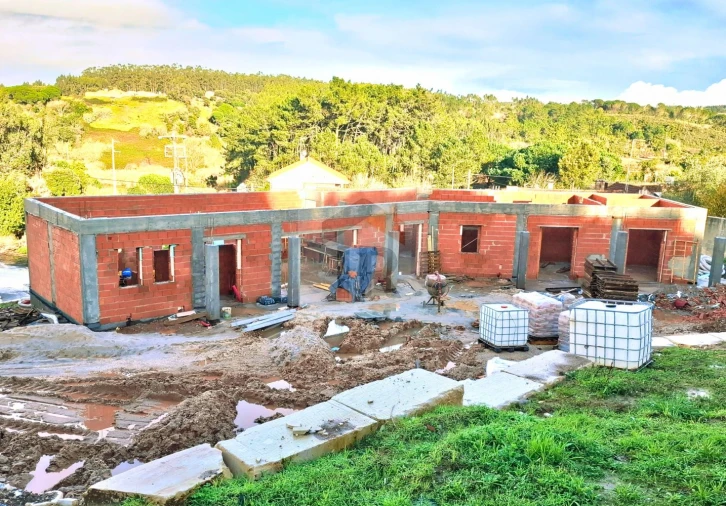 Moradia T3 para Venda em Salir de Matos Foto 24