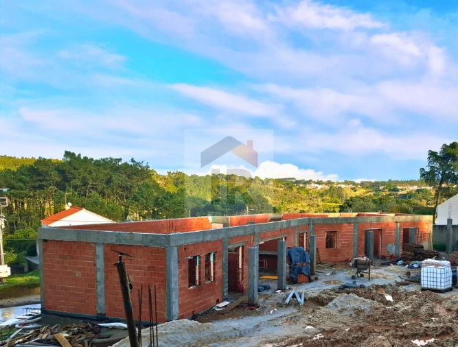 Moradia T3 para Venda em Salir de Matos Foto 19