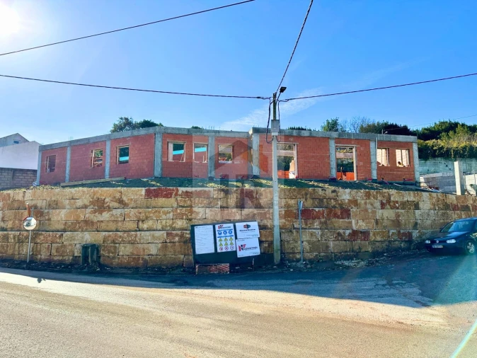 Moradia T3 para Venda em Salir de Matos Foto 33