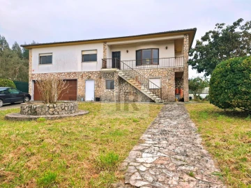 Moradia T6 para Venda em Salir de Matos