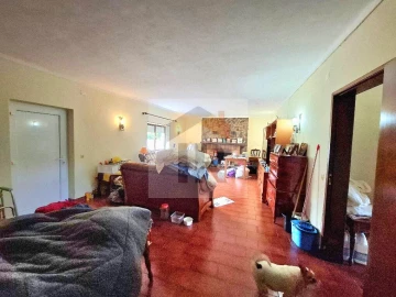 Moradia T6 para Venda em Salir de Matos