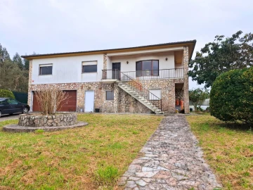 Moradia T6 para Venda em Salir de Matos