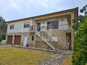 Moradia T6 para Venda em Salir de Matos