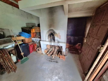 Moradia T6 para Venda em Salir de Matos