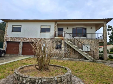 Moradia T6 para Venda em Salir de Matos