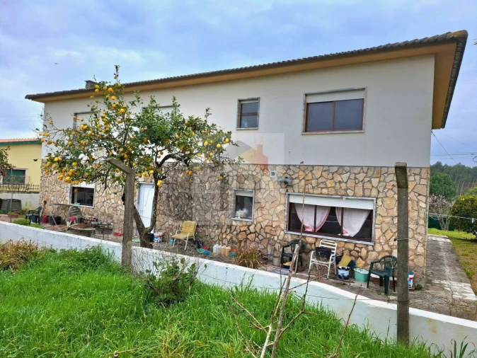 Moradia T6 para Venda em Salir de Matos Foto 6