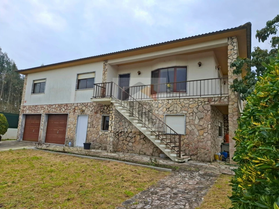 Moradia T6 para Venda em Salir de Matos Foto 5