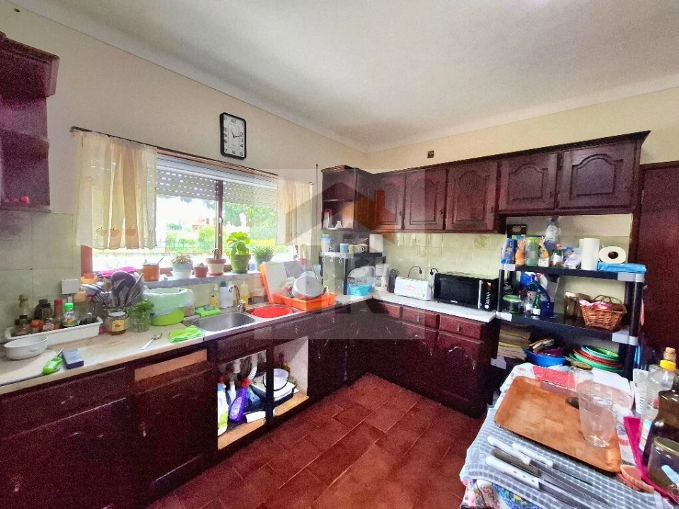 Moradia T6 para Venda em Salir de Matos Foto 18