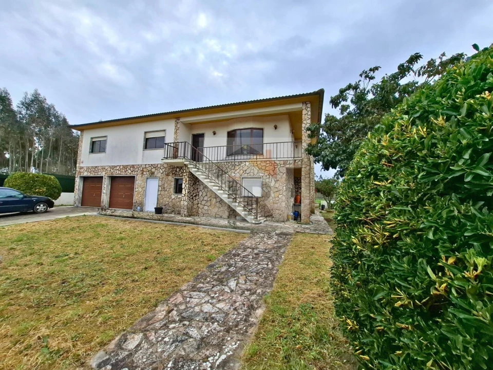 Moradia T6 para Venda em Salir de Matos Foto 10