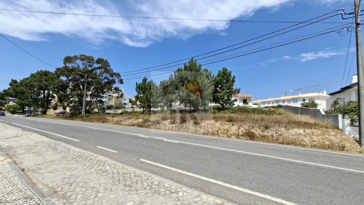 Terreno para Venda em Foz do Arelho Foto 1