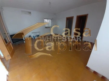 Moradia T3 para Venda em Abaças