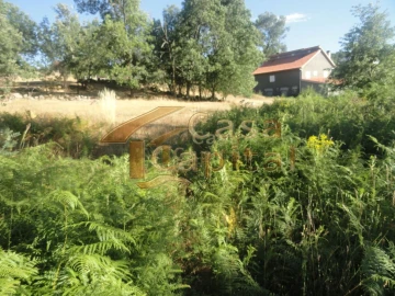 Terreno para Venda em Mouçós e Lamares