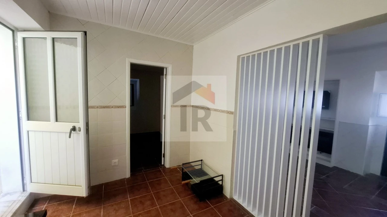 Moradia T4 para Venda em Santa Maria, São Pedro e Sobral da Lagoa Foto 14