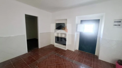 Moradia T4 para Venda em Santa Maria, São Pedro e Sobral da Lagoa