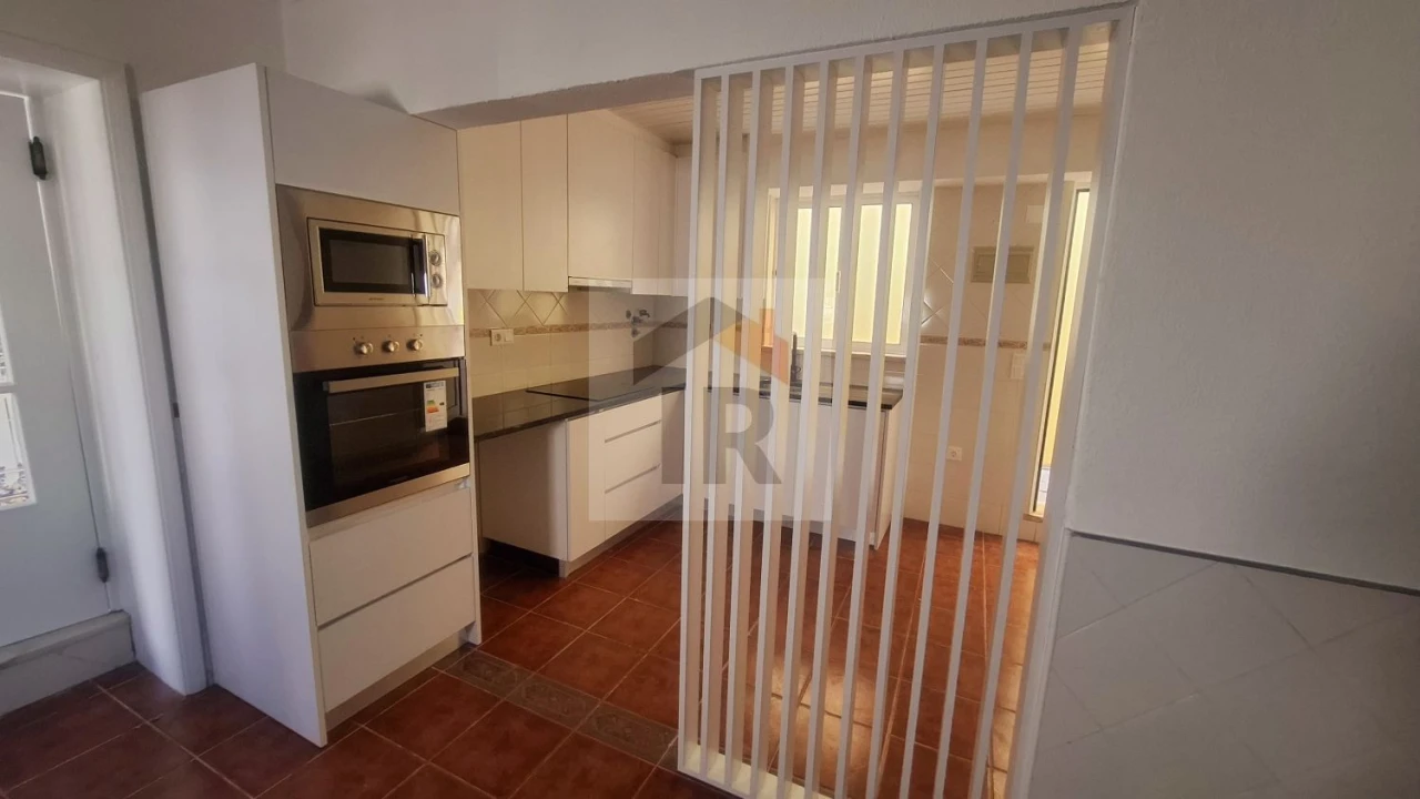 Moradia T4 para Venda em Santa Maria, São Pedro e Sobral da Lagoa Foto 13