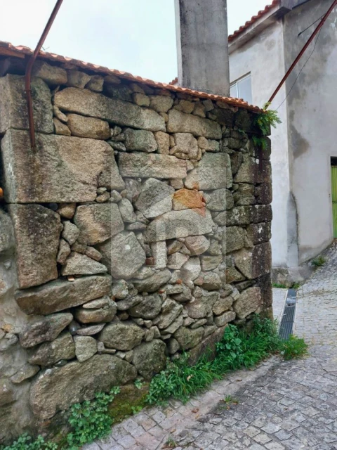 Moradia T1 para Venda em Valadares