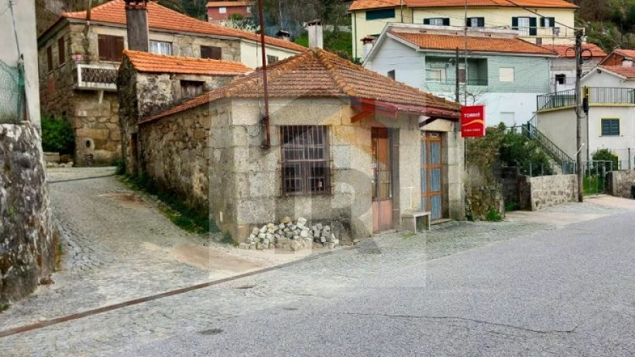 Moradia T1 para Venda em Valadares