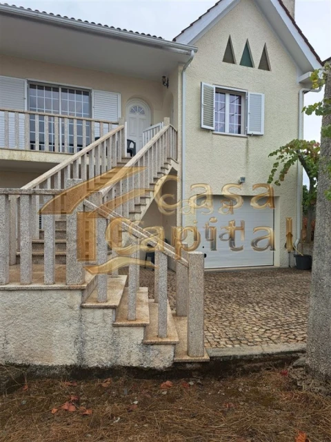 Moradia T3 para Venda em Abaças