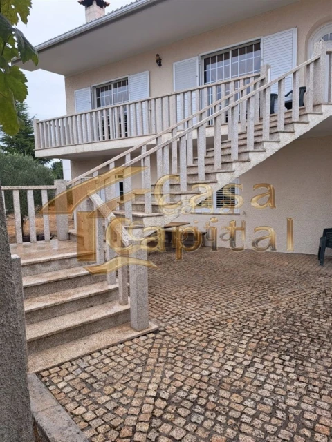 Moradia T3 para Venda em Abaças