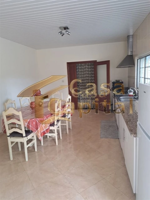 Moradia T3 para Venda em Abaças