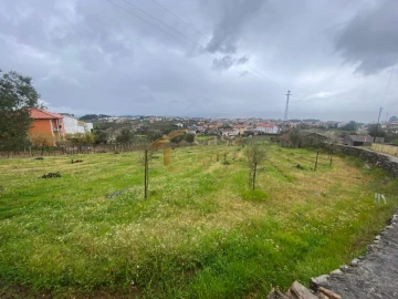 Terreno para Venda em Constantim e Vale de Nogueiras