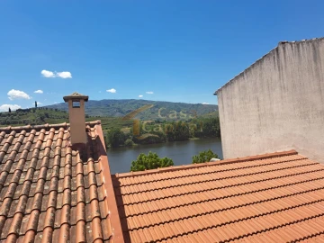 Moradia T8 para Venda em Peso da Régua e Godim