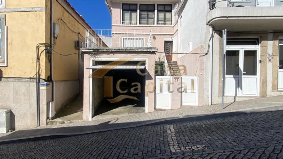 Moradia T8 para Venda em Peso da Régua e Godim