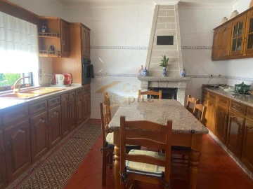 Moradia T4 para Venda em Alijo