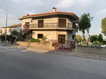 Moradia T4 para Venda em Alijo