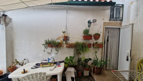 Moradia T2 para Venda em Nossa Senhora da Conceição, São Pedro e São Dinis