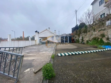 Moradia T2 para Venda em Nossa Senhora da Conceição, São Pedro e São Dinis