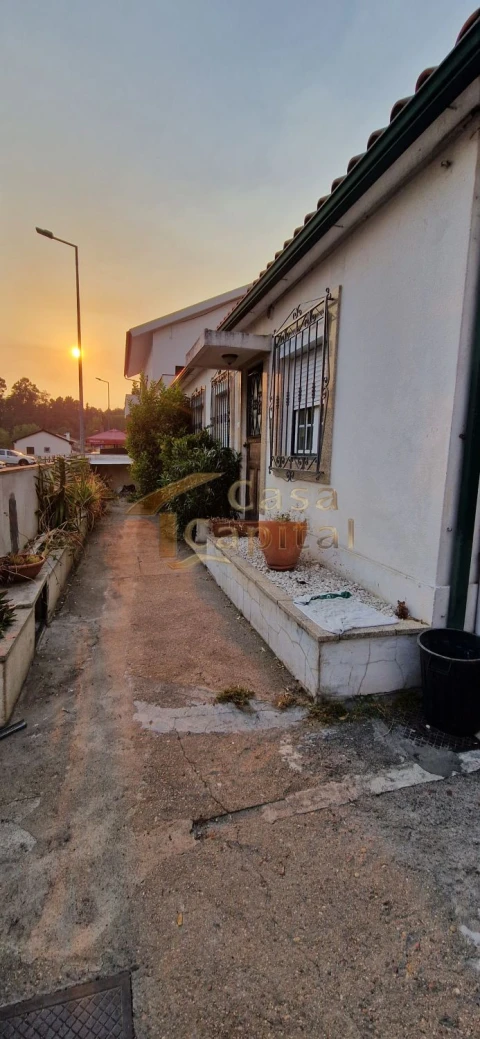 Moradia T2 para Venda em Nossa Senhora da Conceição, São Pedro e São Dinis