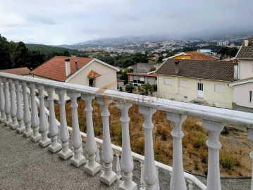 Moradia T3 para Venda em Mouçós e Lamares