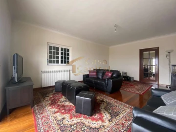 Moradia T3 para Venda em Mouçós e Lamares