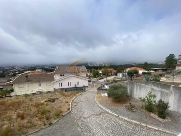 Moradia T3 para Venda em Mouçós e Lamares