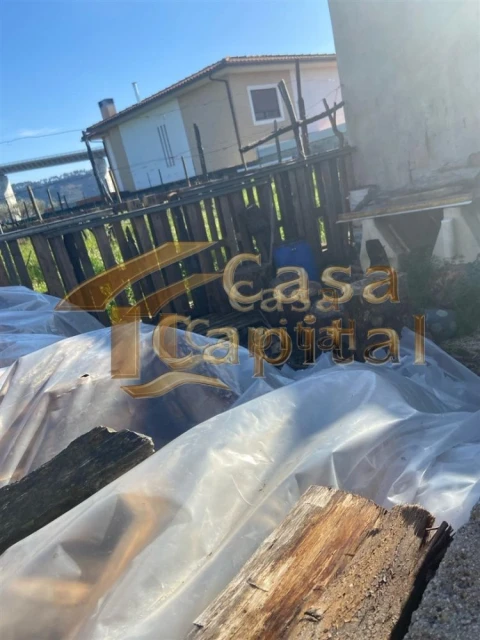 Moradia T2 para Venda em Folhadela