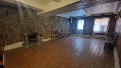 Loja para Venda em Adoufe e Vilarinho de Samardã