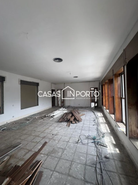 Loja para Arrendamento em Ramalde