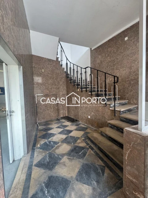 Loja para Arrendamento em Ramalde