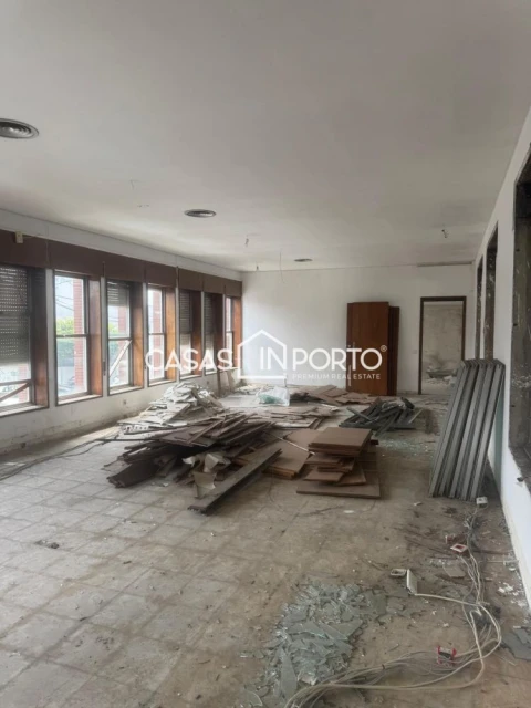 Loja para Arrendamento em Ramalde