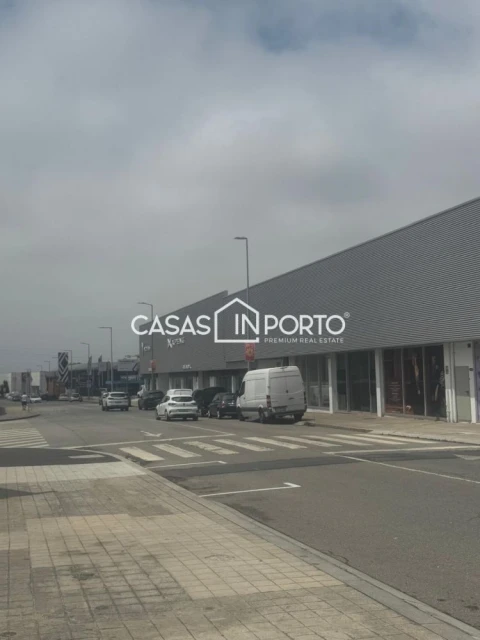 Loja para Arrendamento em Ramalde