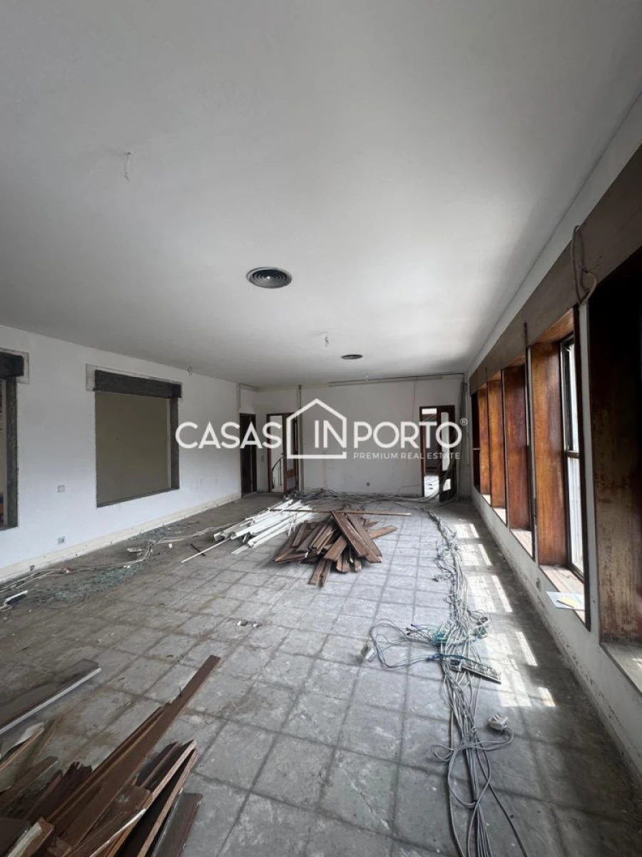 Loja para Arrendamento em Ramalde Foto 10