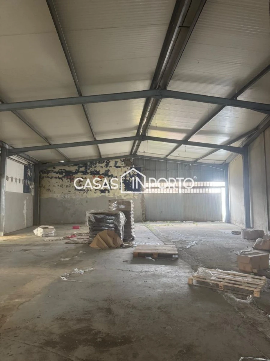 Loja para Arrendamento em Ramalde Foto 3